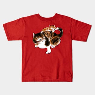 Big cat and naughty kitten Kids T-Shirt